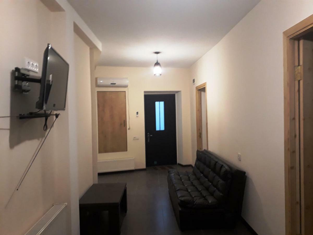 2 Bedroom Apartment In Chugureti Tbilisi ภายนอก รูปภาพ