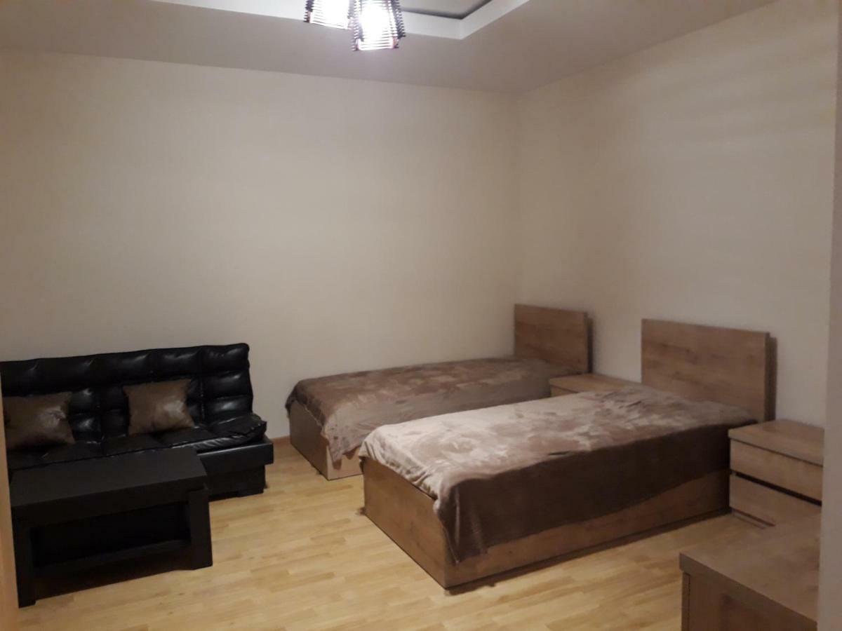 2 Bedroom Apartment In Chugureti Tbilisi ภายนอก รูปภาพ